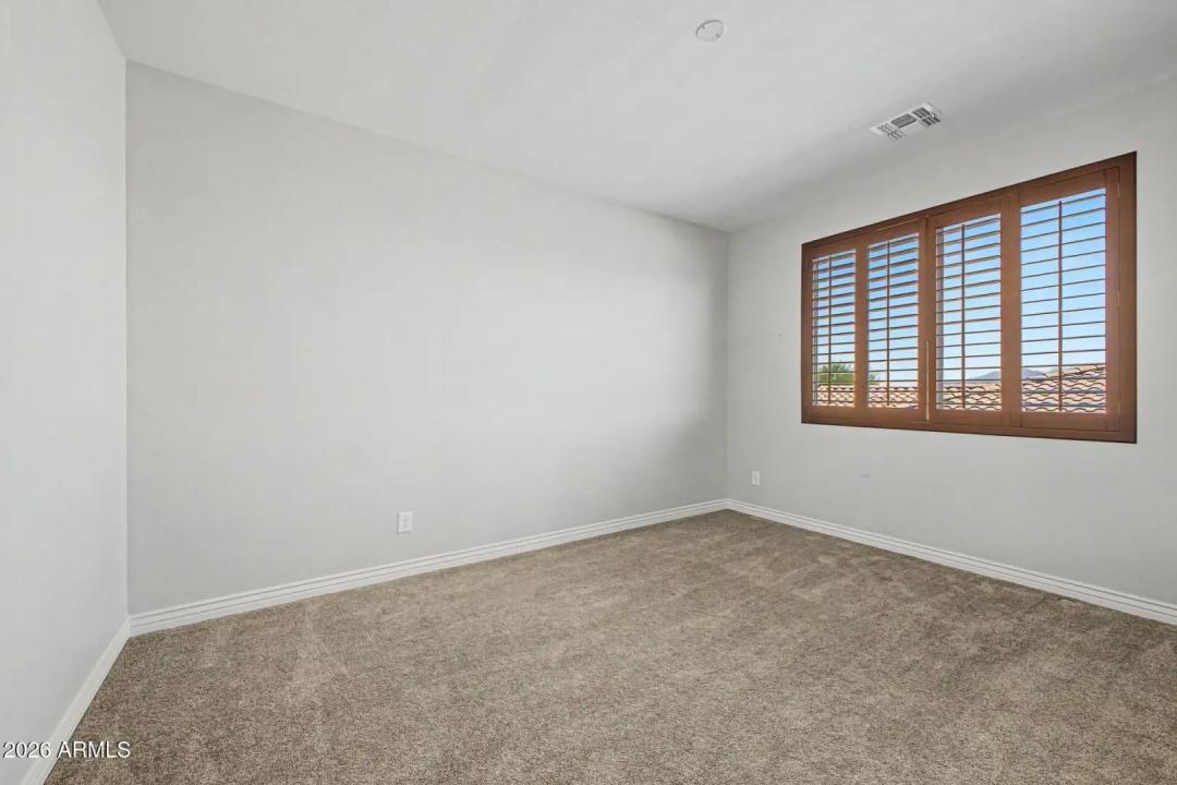 Real Estate Picture 32