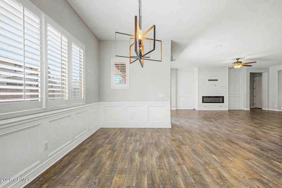 Real Estate Picture 12