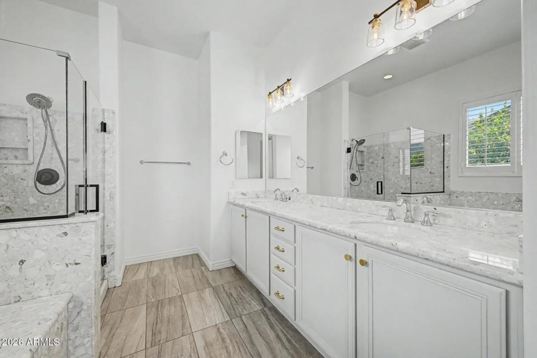 Real Estate Picture 24