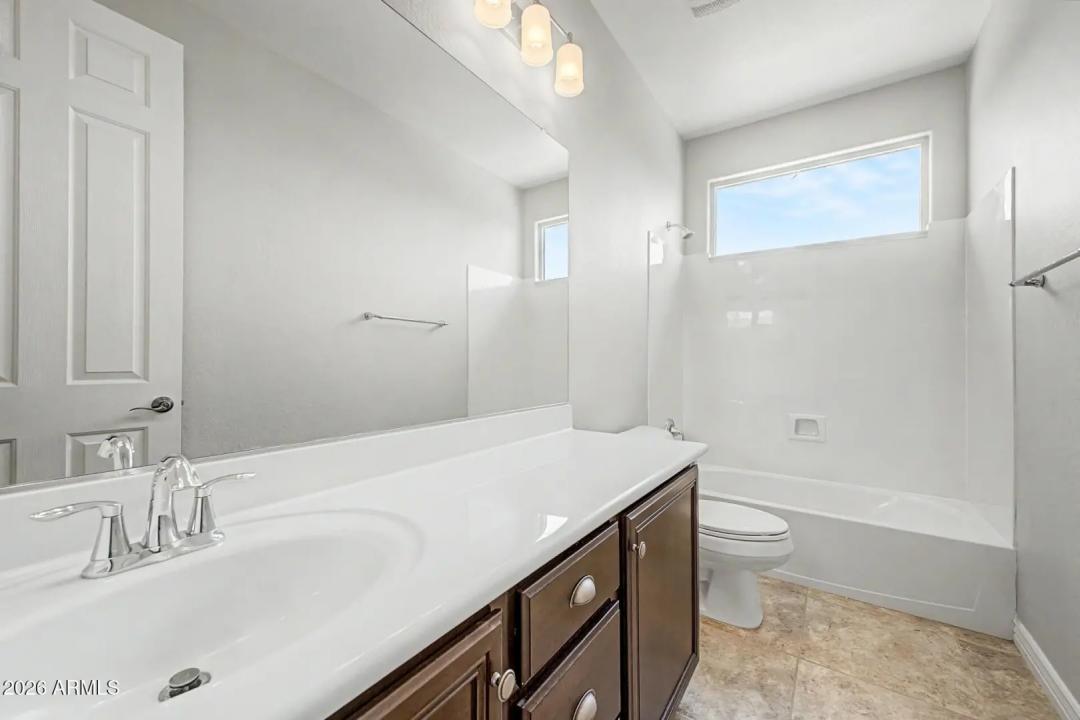 Real Estate Picture 37