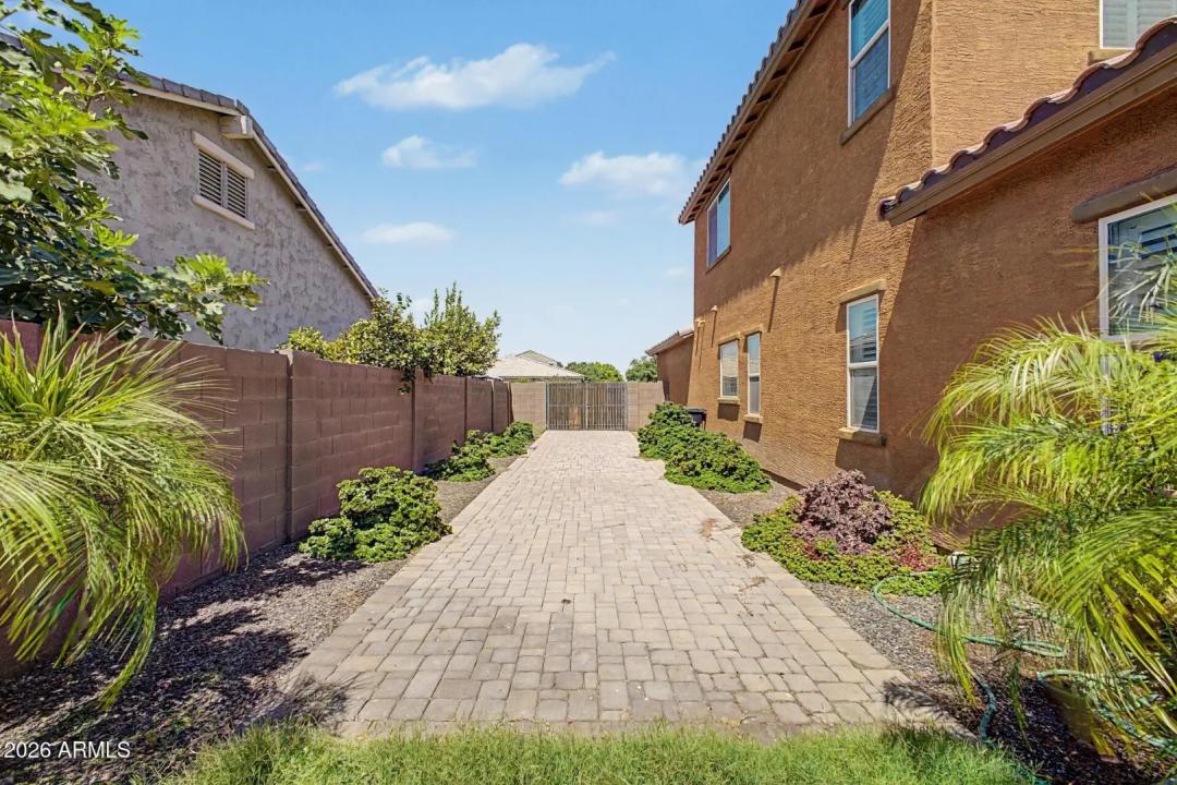 Real Estate Picture 49