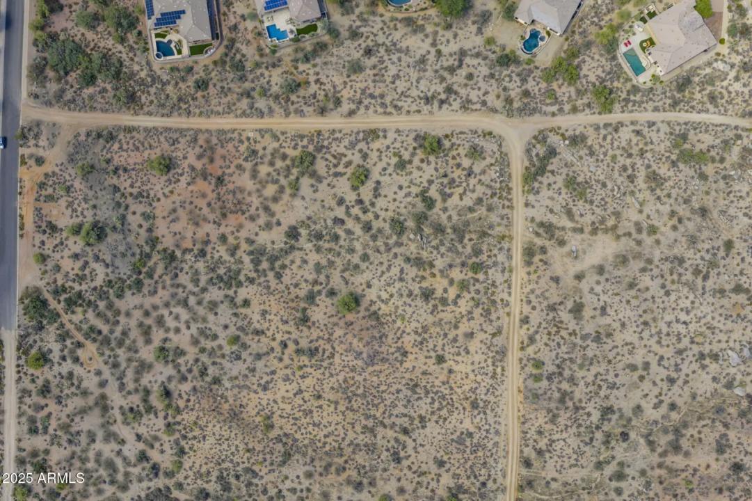 Real Estate Picture 12