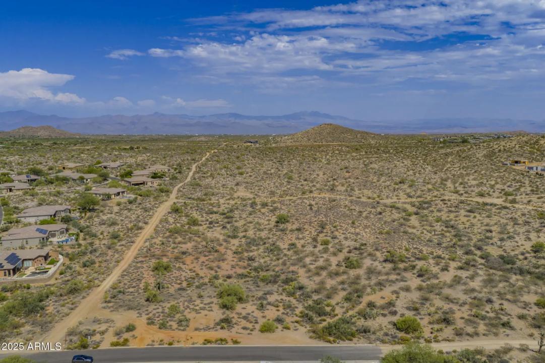 Real Estate Picture 24