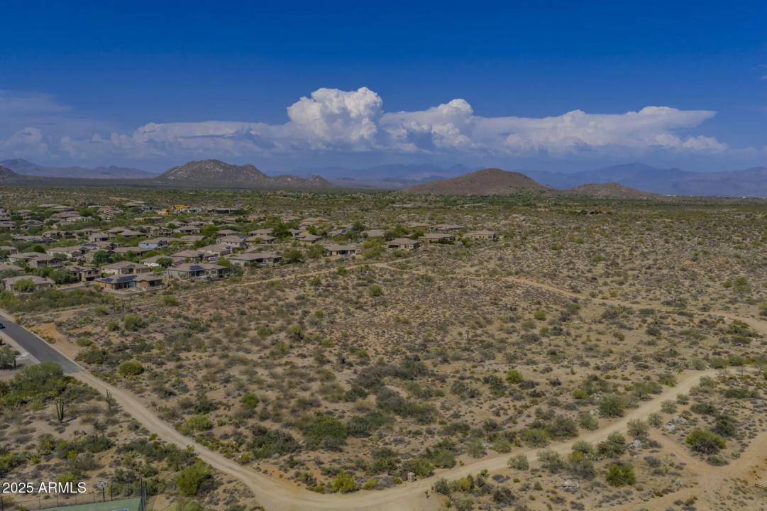 Real Estate Picture 25