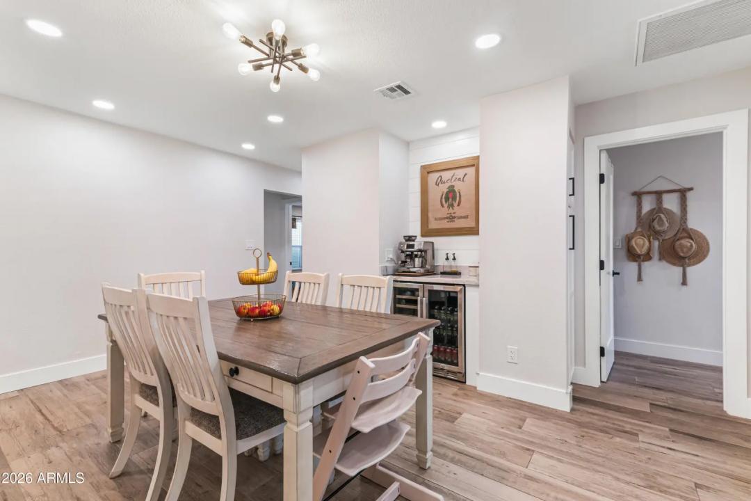 Real Estate Picture 7