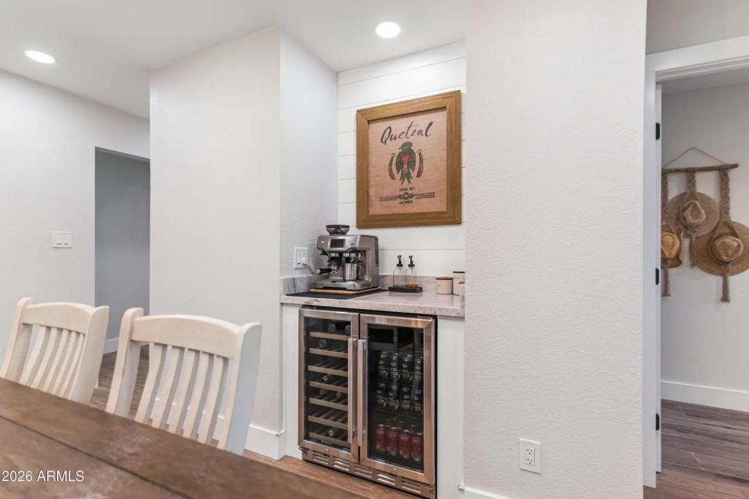 Real Estate Picture 8