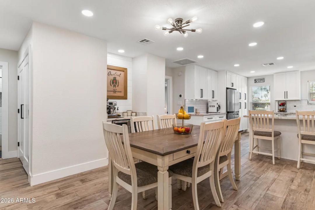 Real Estate Picture 9