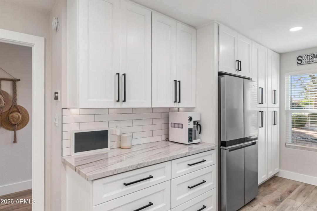 Real Estate Picture 11