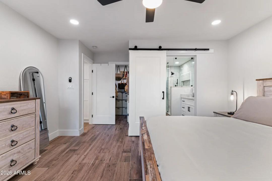 Real Estate Picture 14