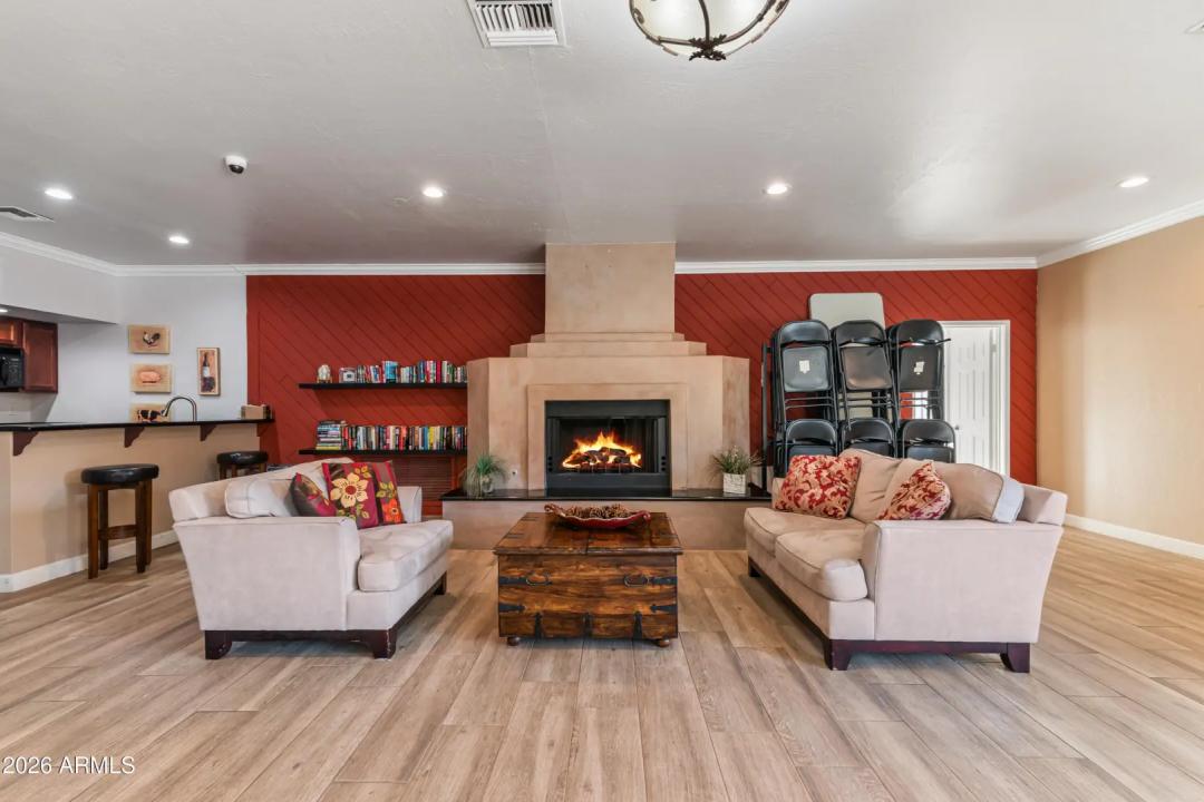 Real Estate Picture 30