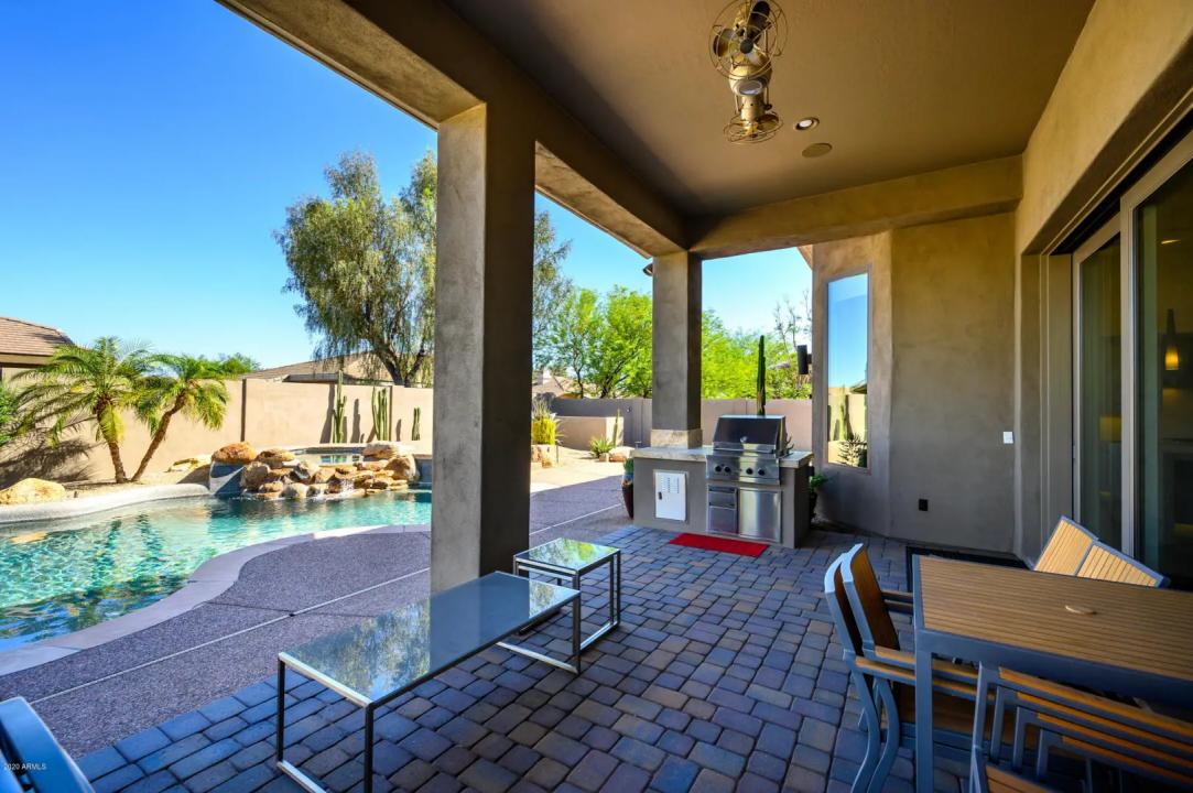 Real Estate Picture 4