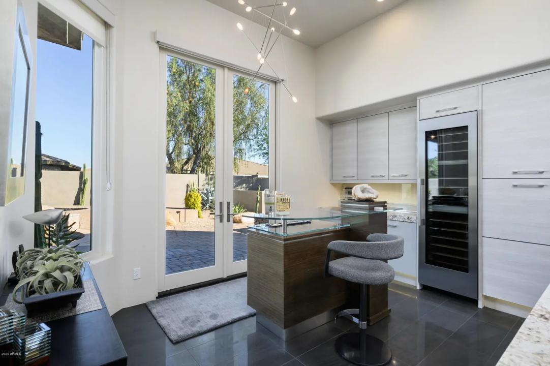 Real Estate Picture 11