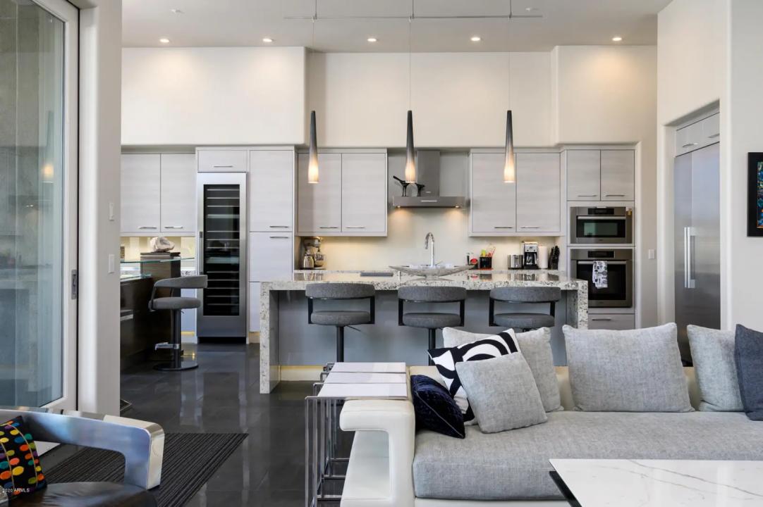 Real Estate Picture 12