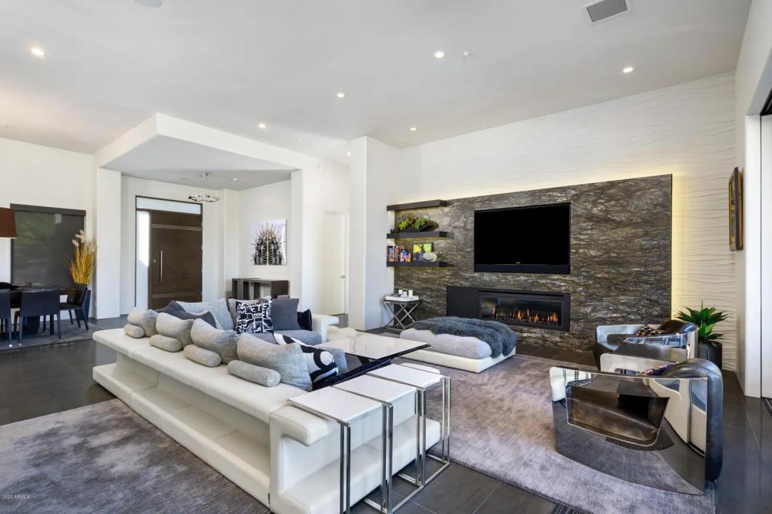 Real Estate Picture 17