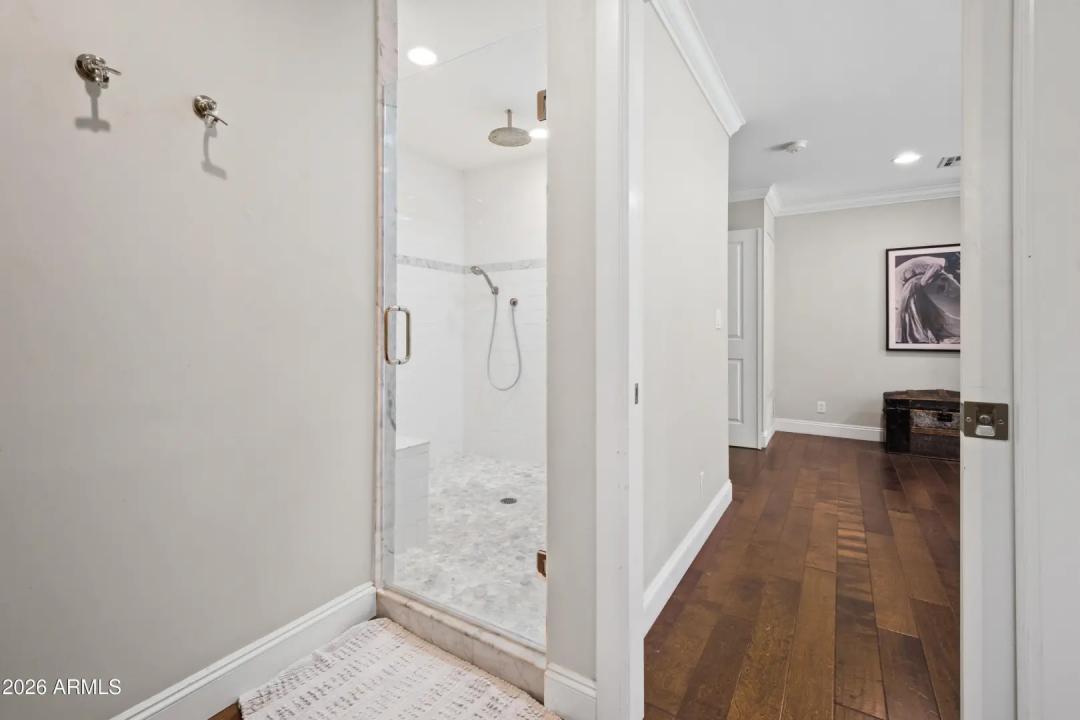 Real Estate Picture 15