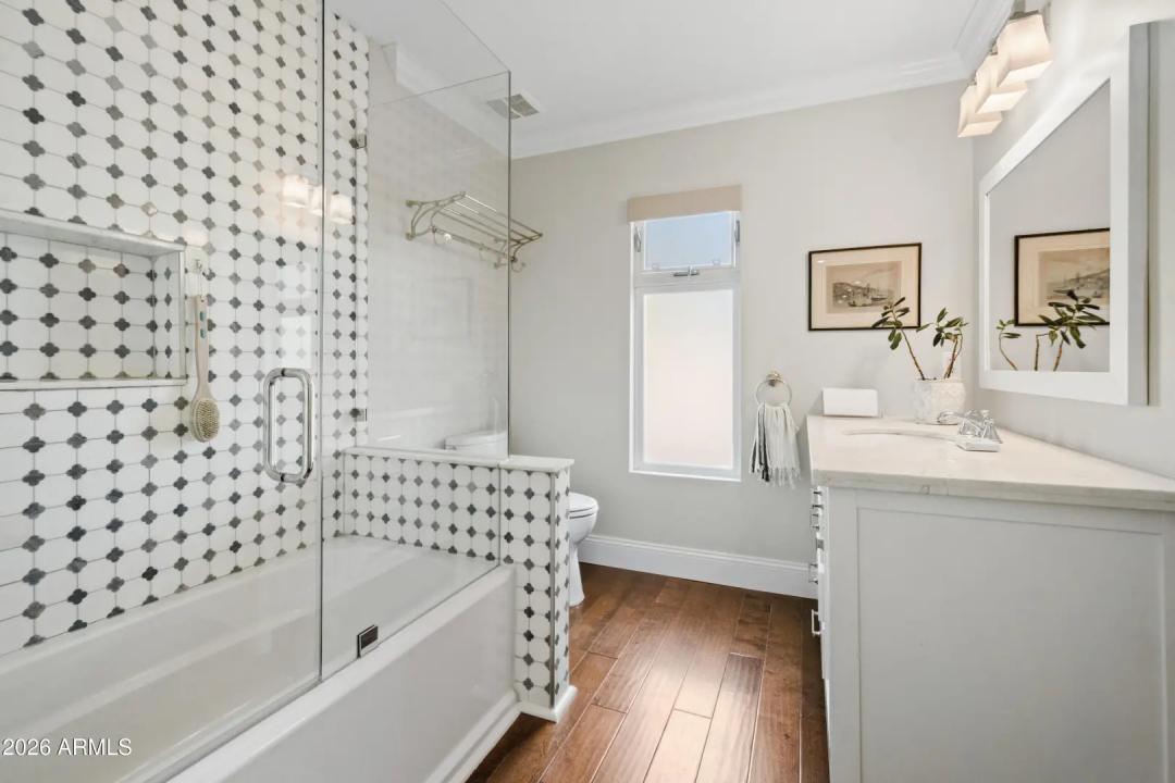 Real Estate Picture 18