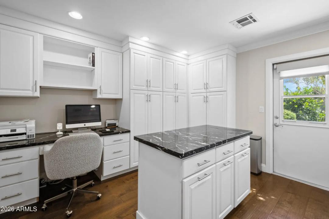 Real Estate Picture 23