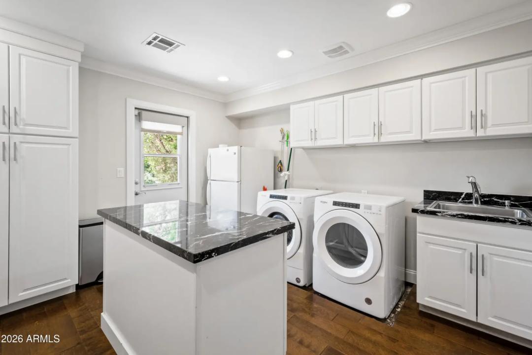 Real Estate Picture 24