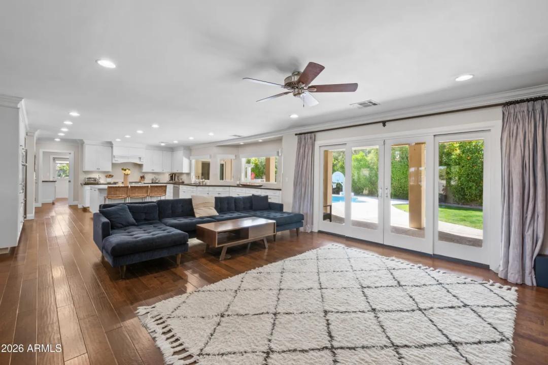 Real Estate Picture 7