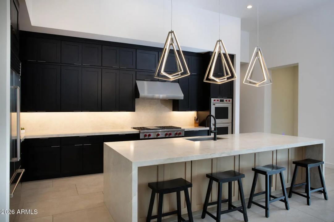 Real Estate Picture 5