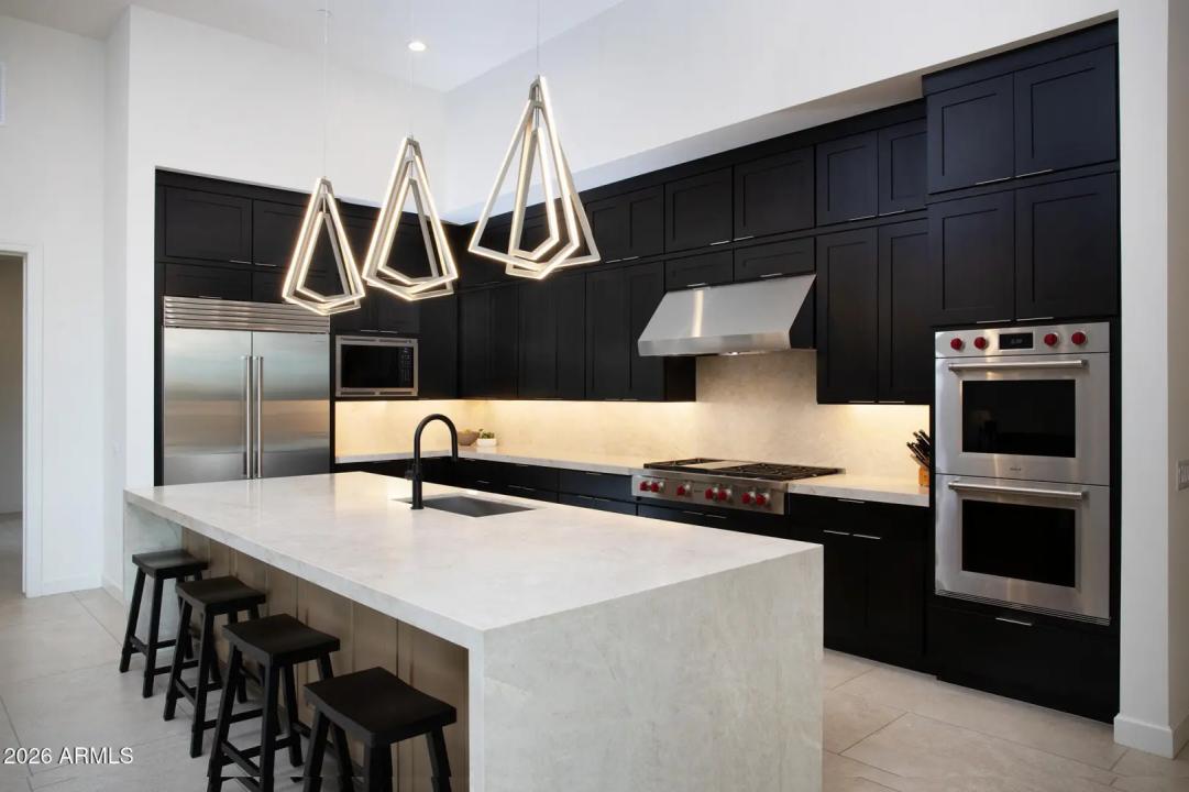 Real Estate Picture 6