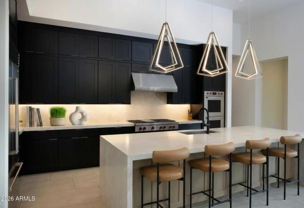 Real Estate Picture 7