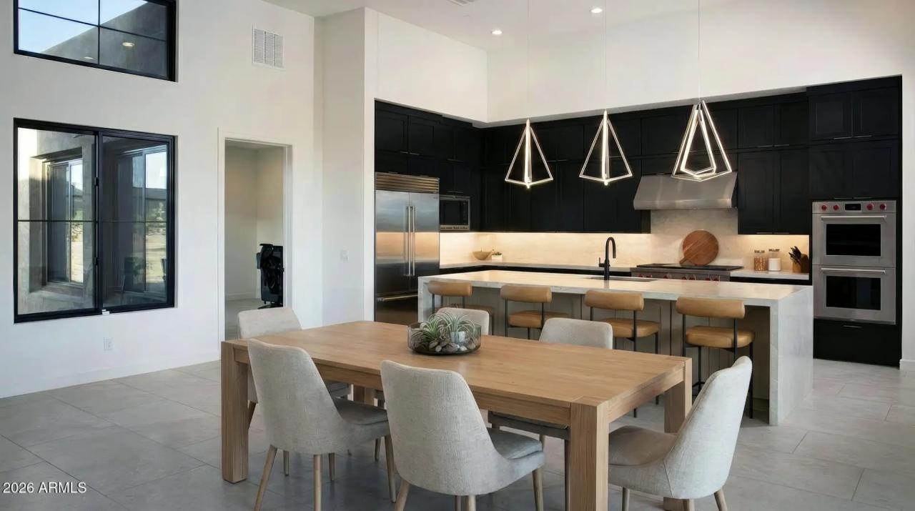 Real Estate Picture 8