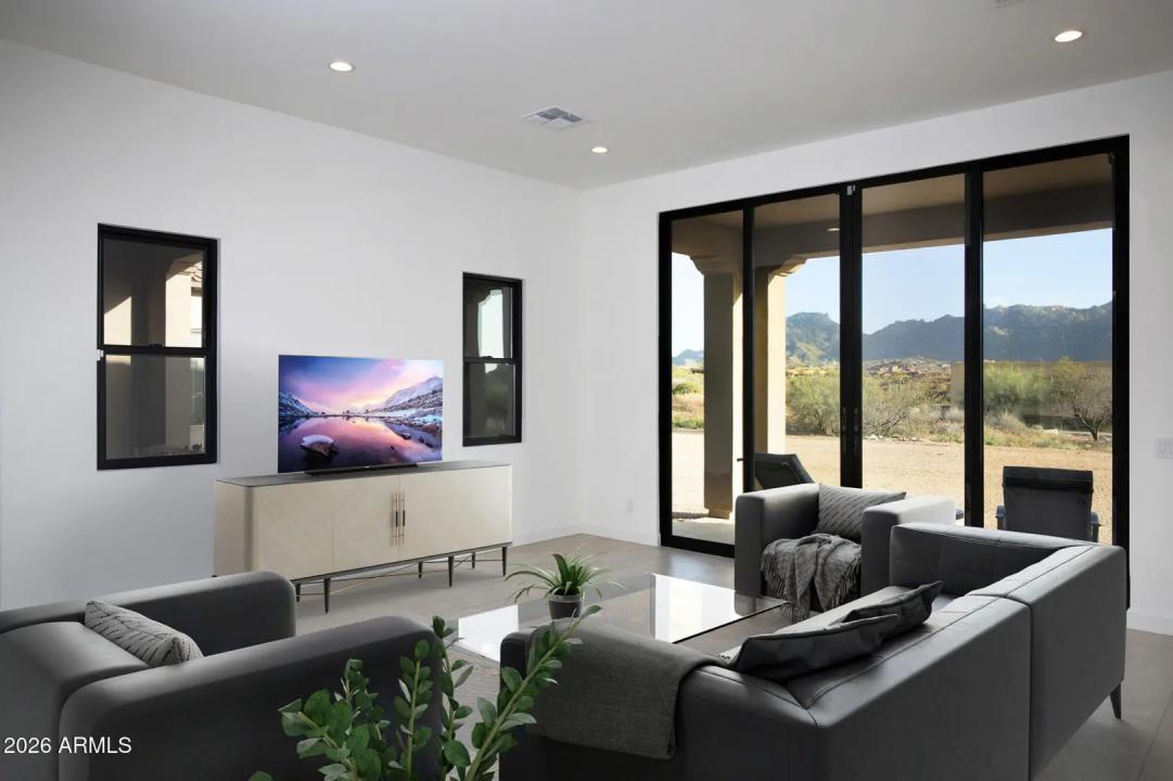 Real Estate Picture 10