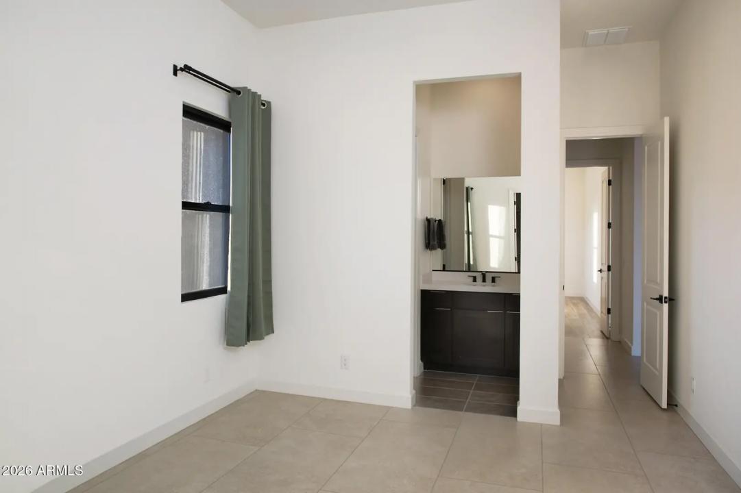 Real Estate Picture 28