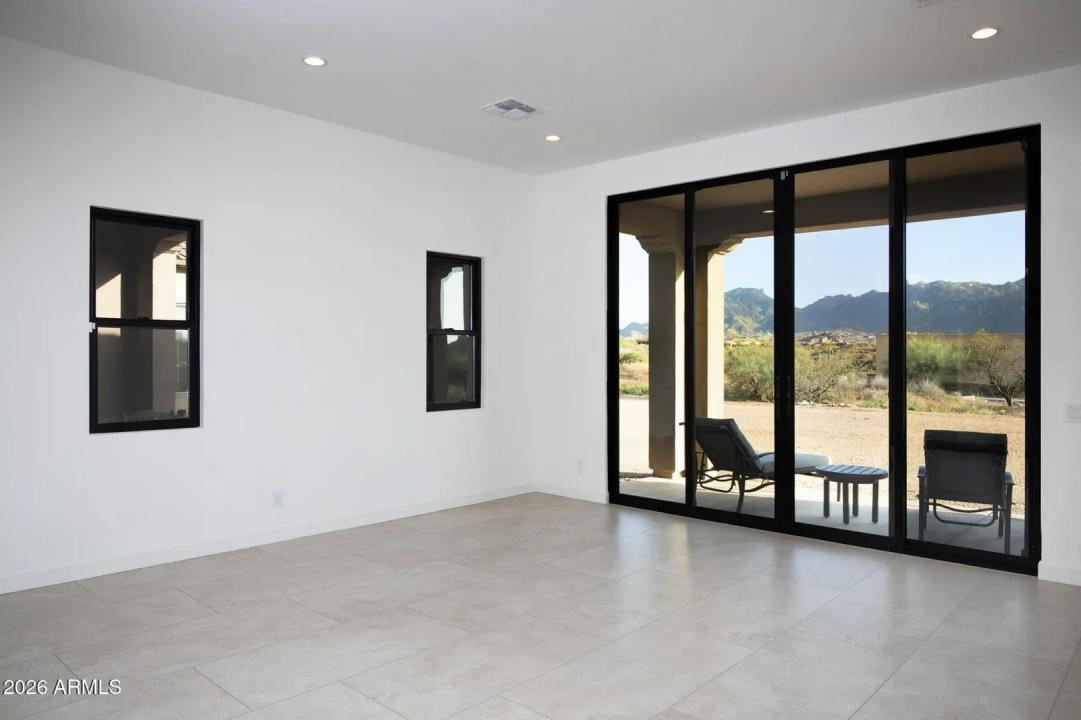 Real Estate Picture 10