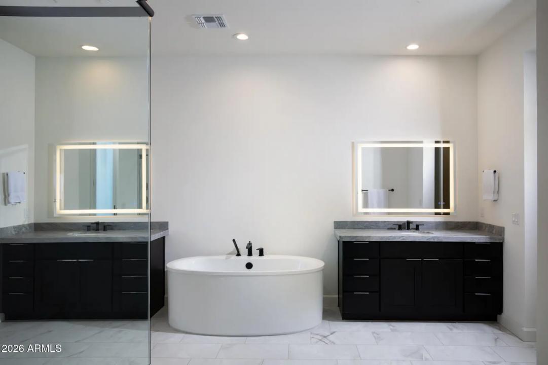 Real Estate Picture 19