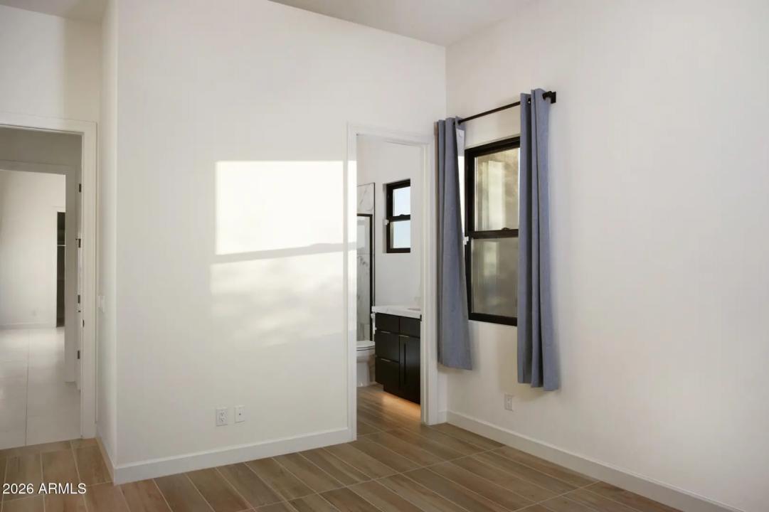 Real Estate Picture 24