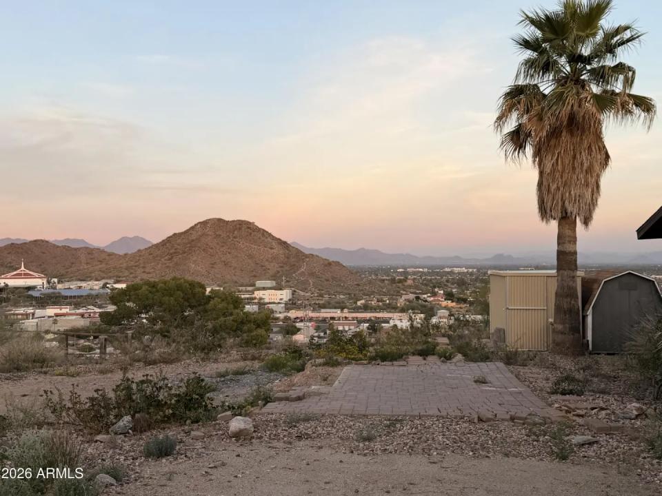 Real Estate Picture 3