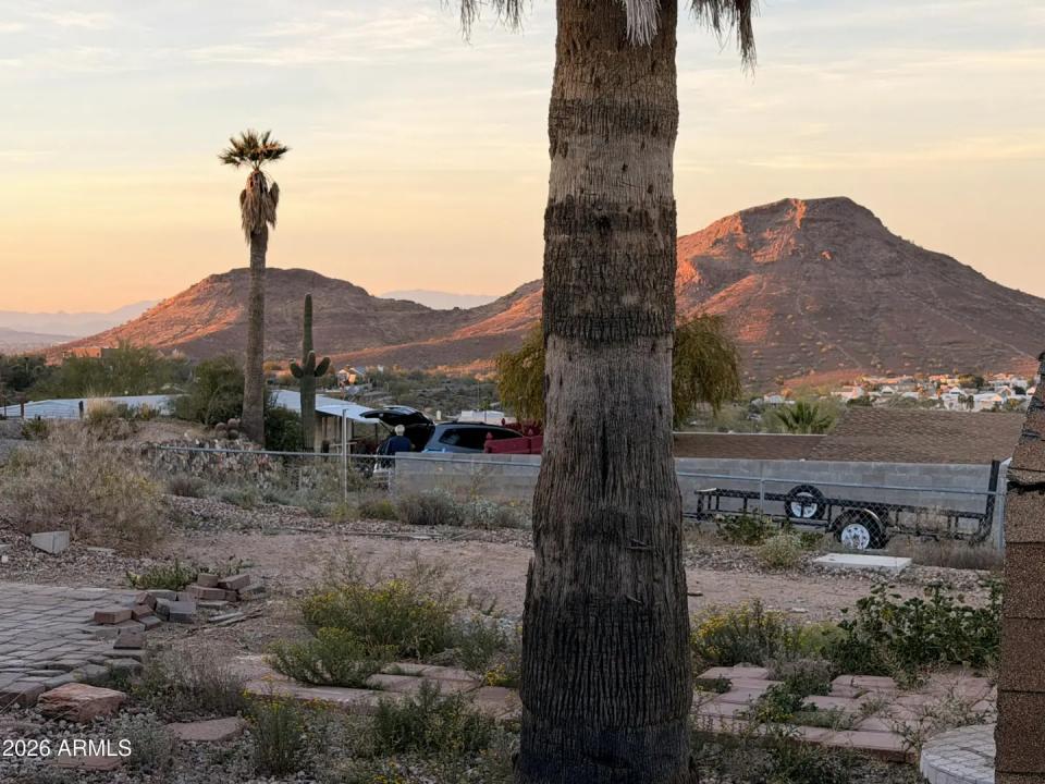 Real Estate Picture 4