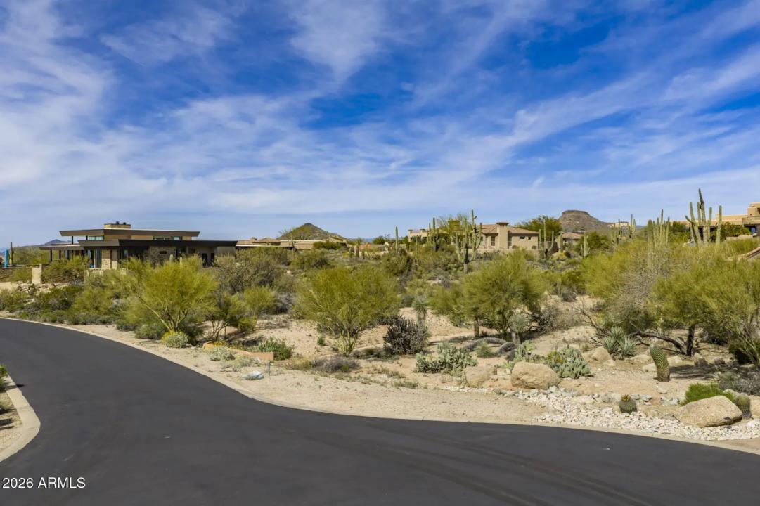 Real Estate Picture 5