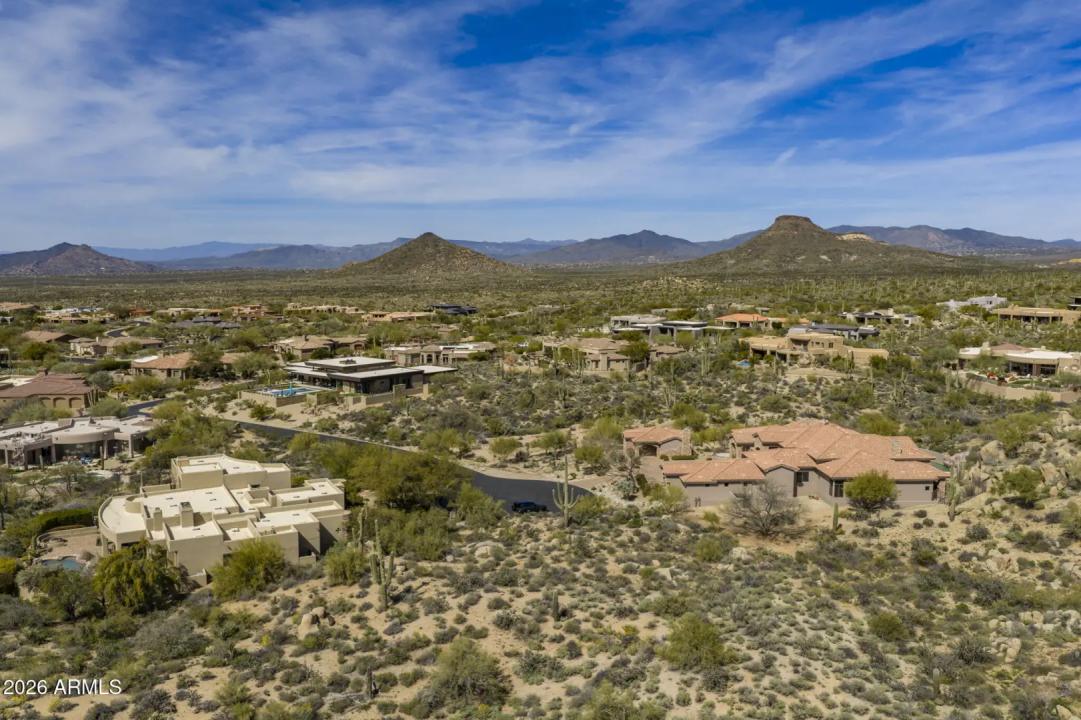 Real Estate Picture 10