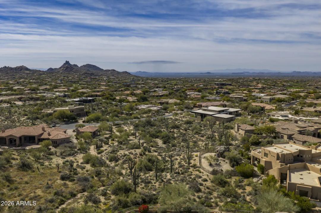 Real Estate Picture 12