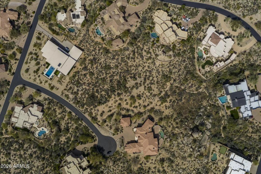 Real Estate Picture 18