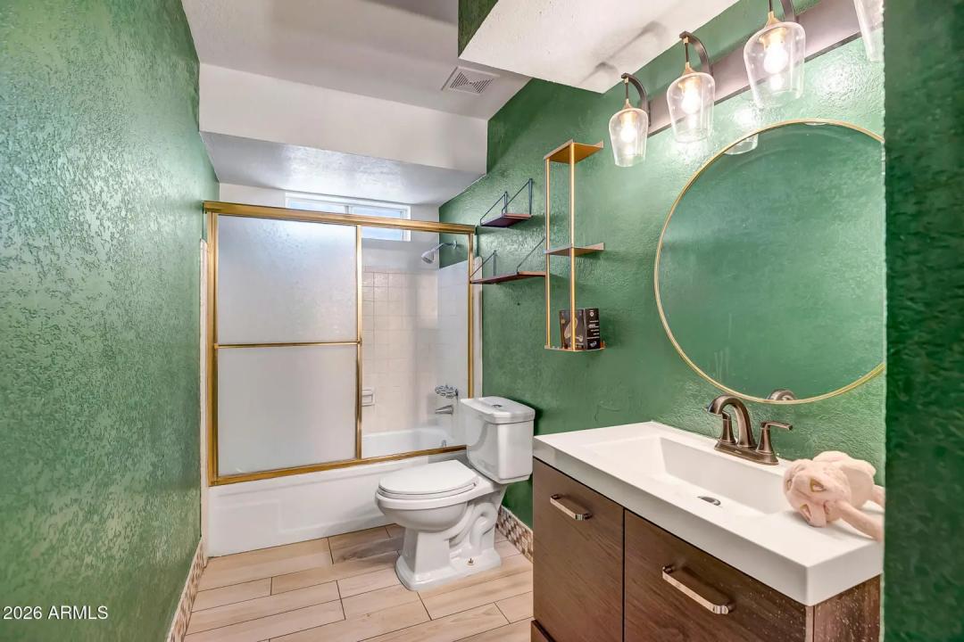 Real Estate Picture 19