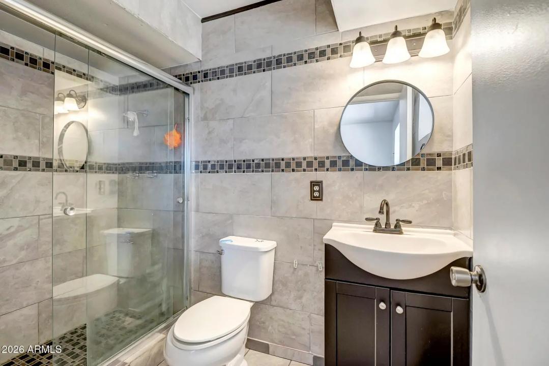 Real Estate Picture 16