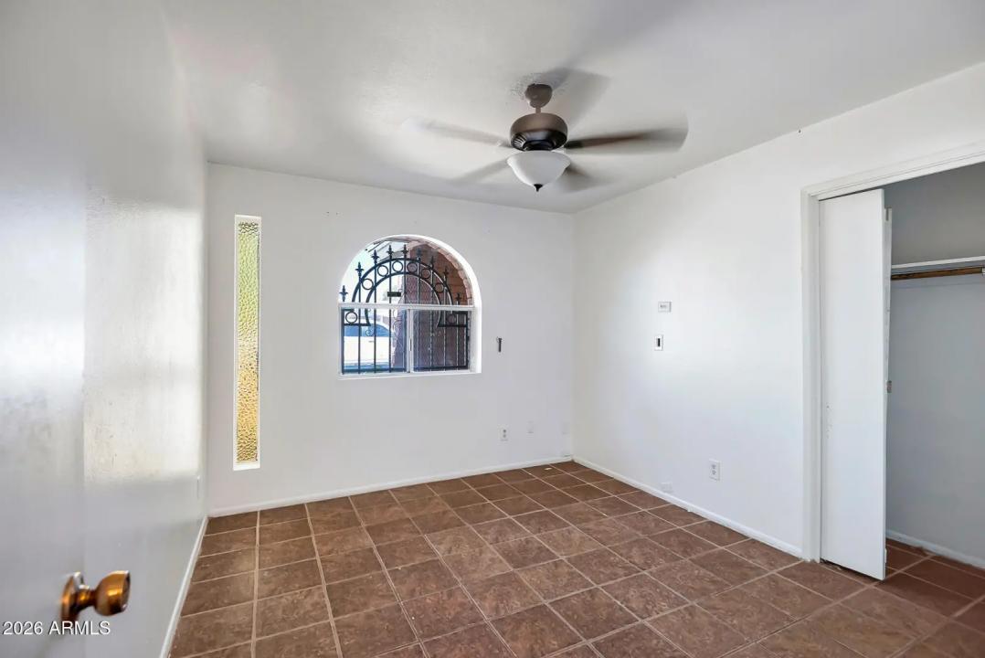 Real Estate Picture 18