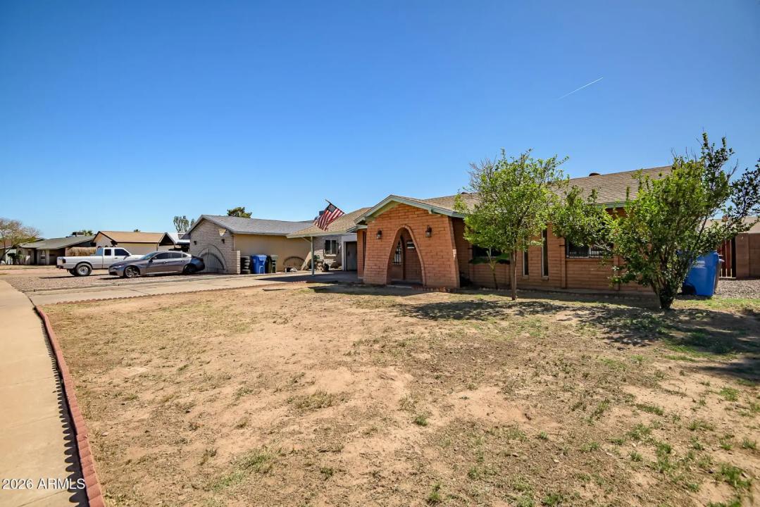 Real Estate Picture 5