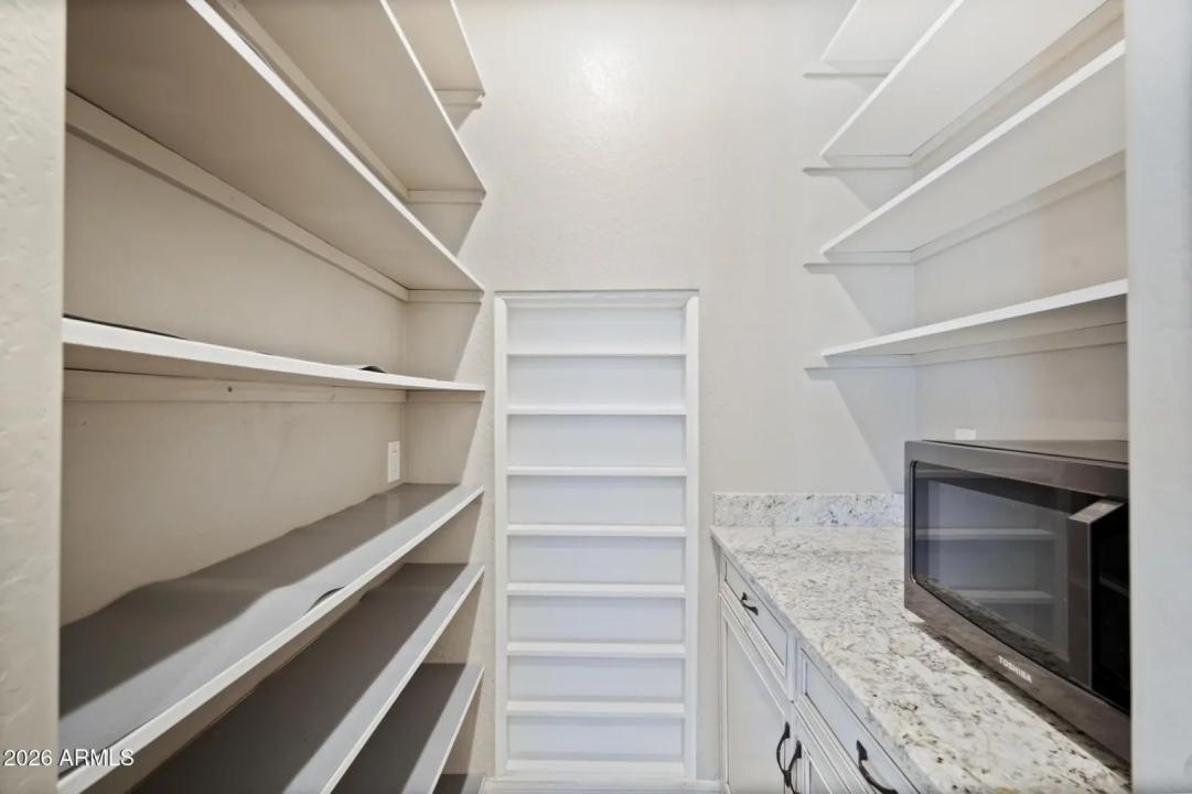 Real Estate Picture 32