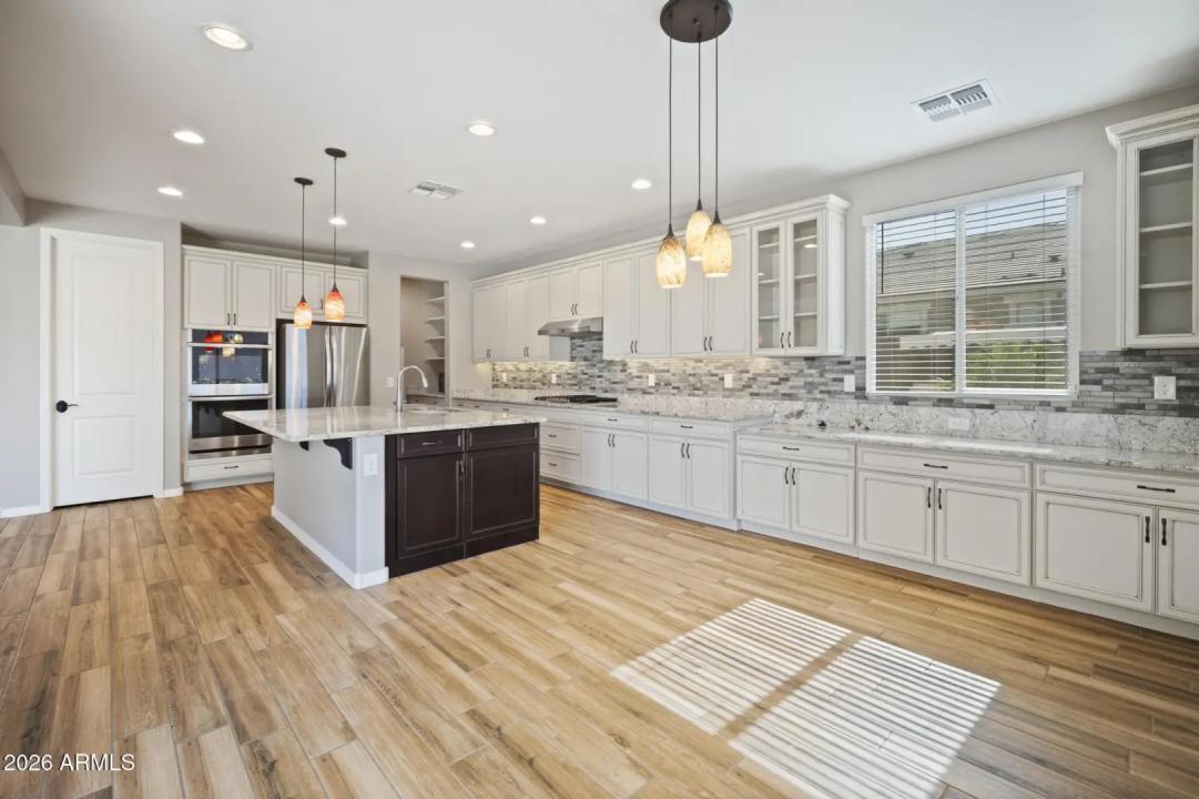 Real Estate Picture 34