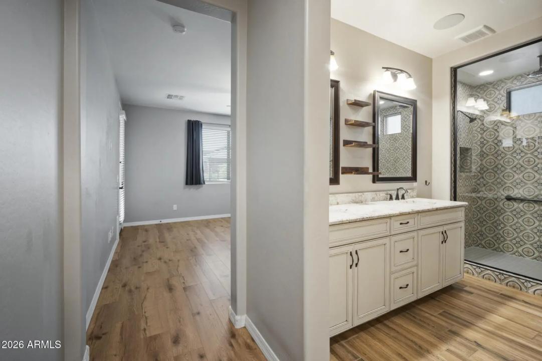 Real Estate Picture 36