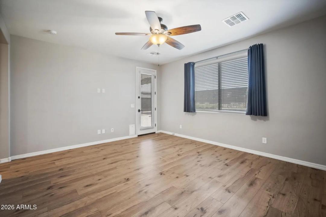 Real Estate Picture 38