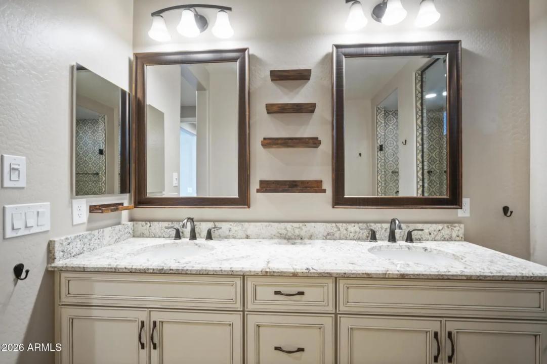 Real Estate Picture 40