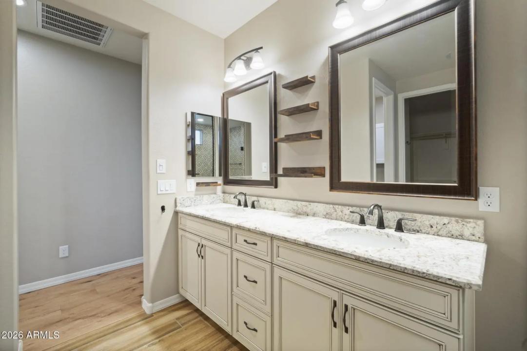 Real Estate Picture 41