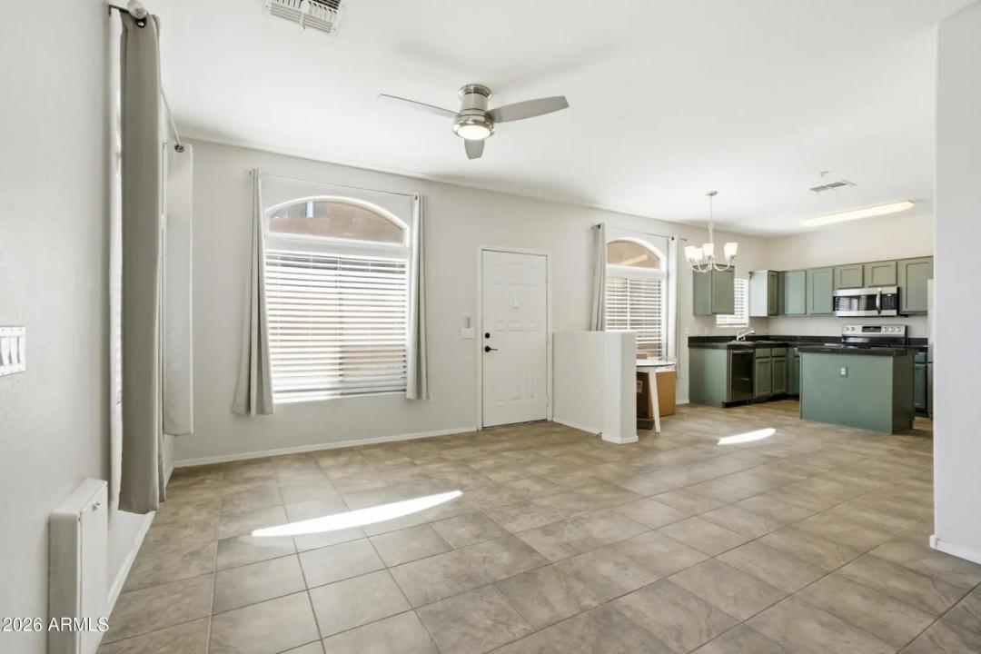 Real Estate Picture 7