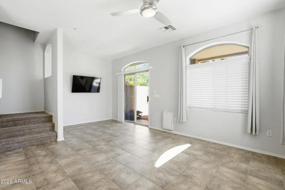 Real Estate Picture 9